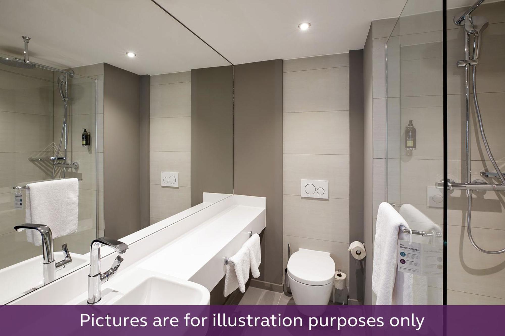 Premier Inn Duesseldorf City Centre Екстер'єр фото