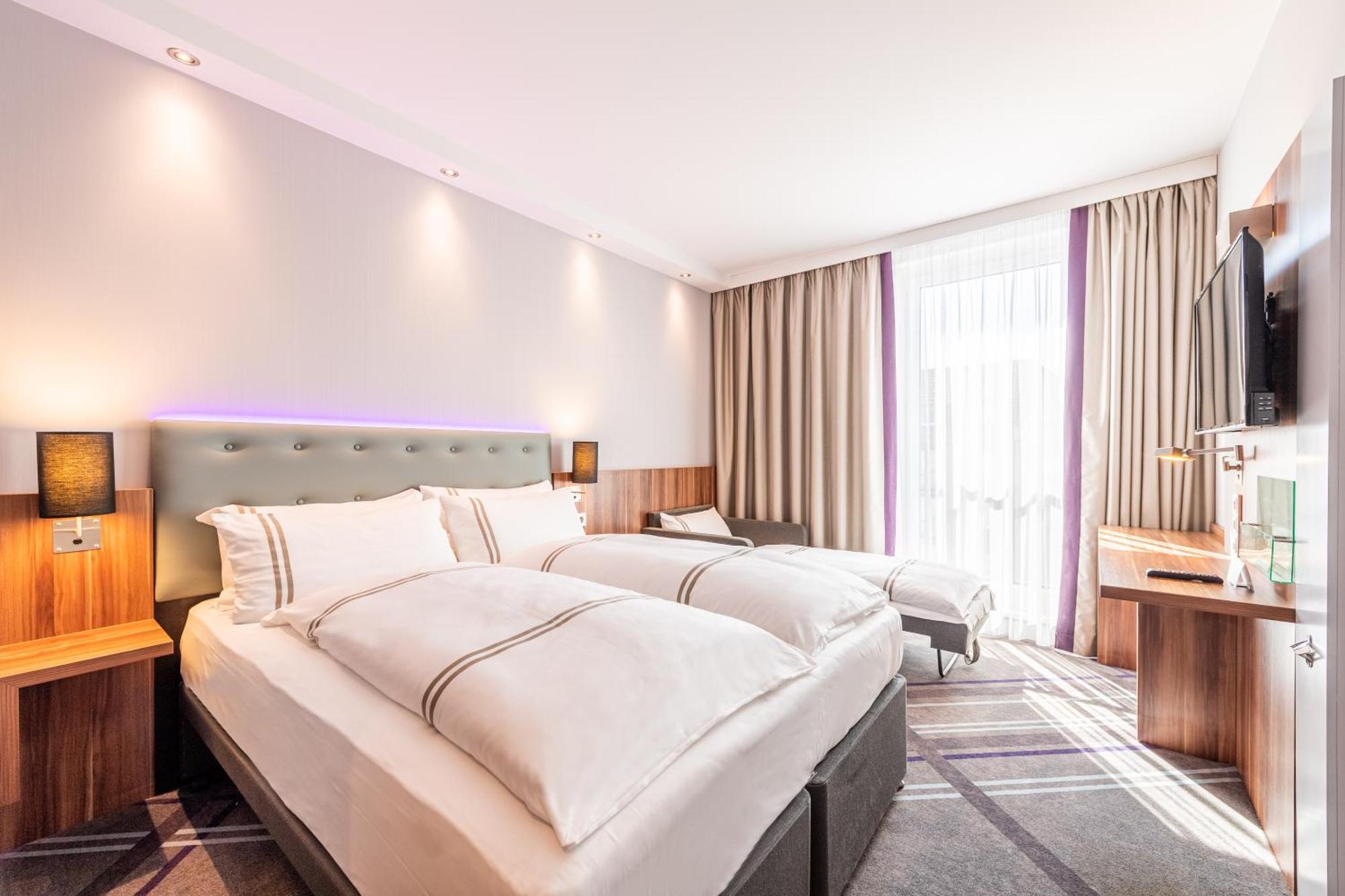 Premier Inn Duesseldorf City Centre Екстер'єр фото