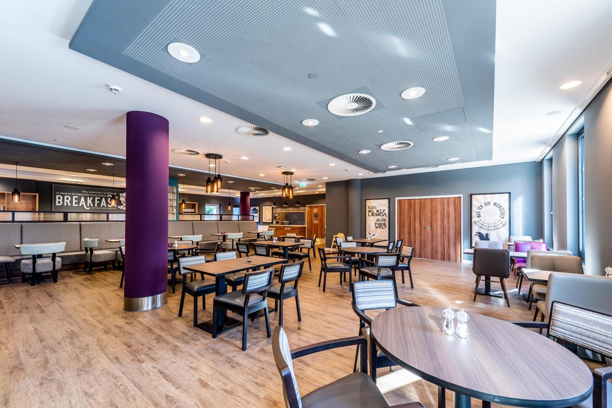 Premier Inn Duesseldorf City Centre Екстер'єр фото