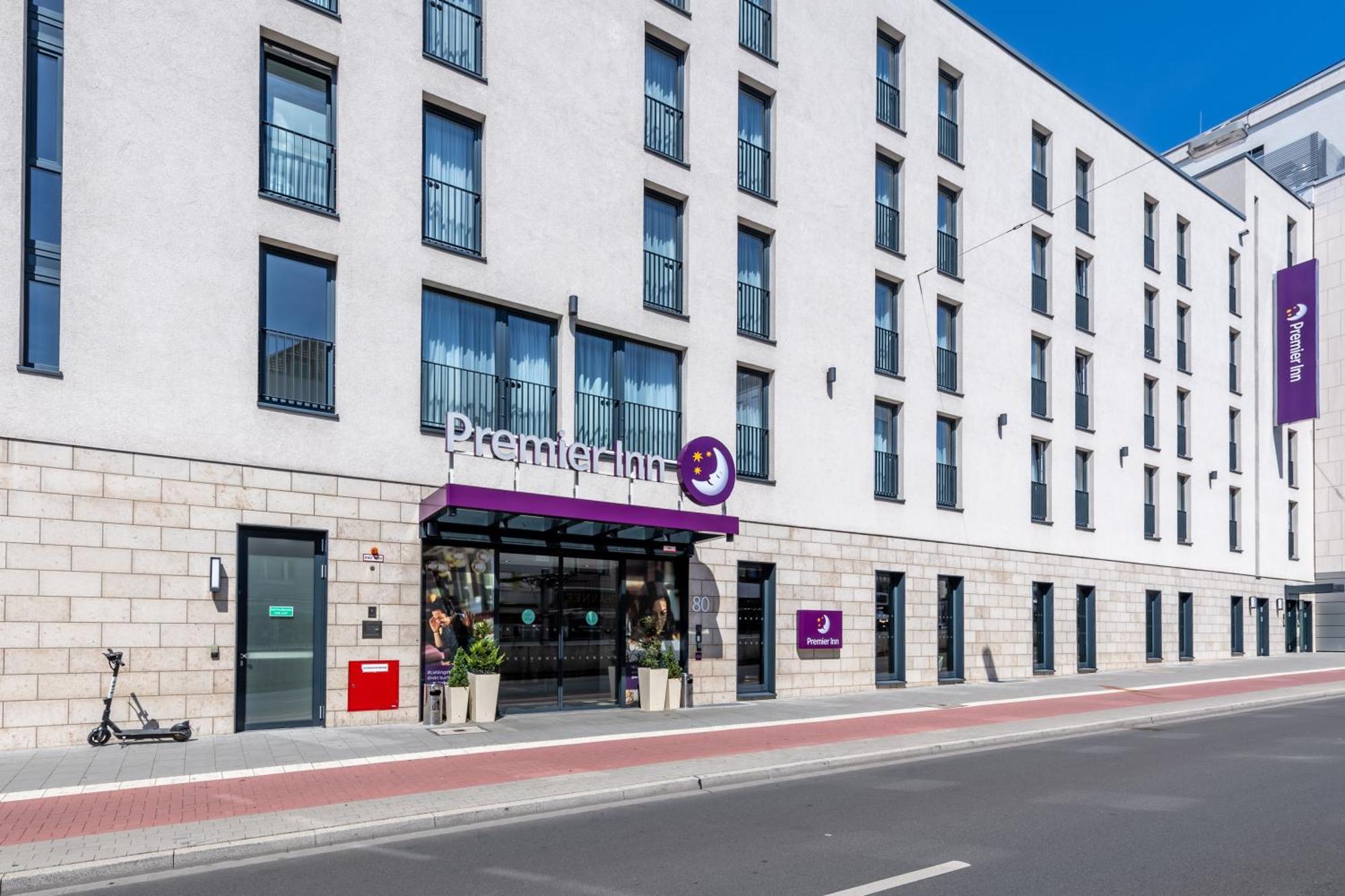 Premier Inn Duesseldorf City Centre Екстер'єр фото